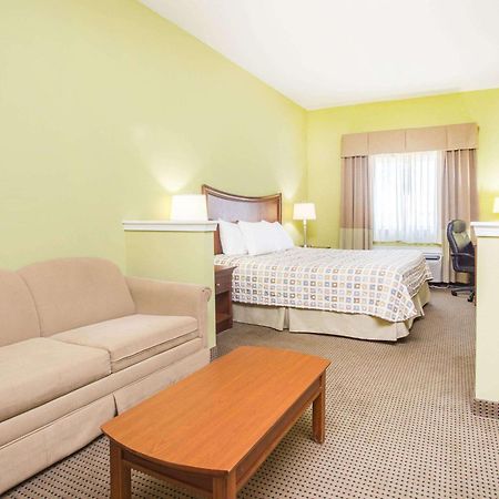 Days Inn & Suites By Wyndham Swainsboro Kültér fotó