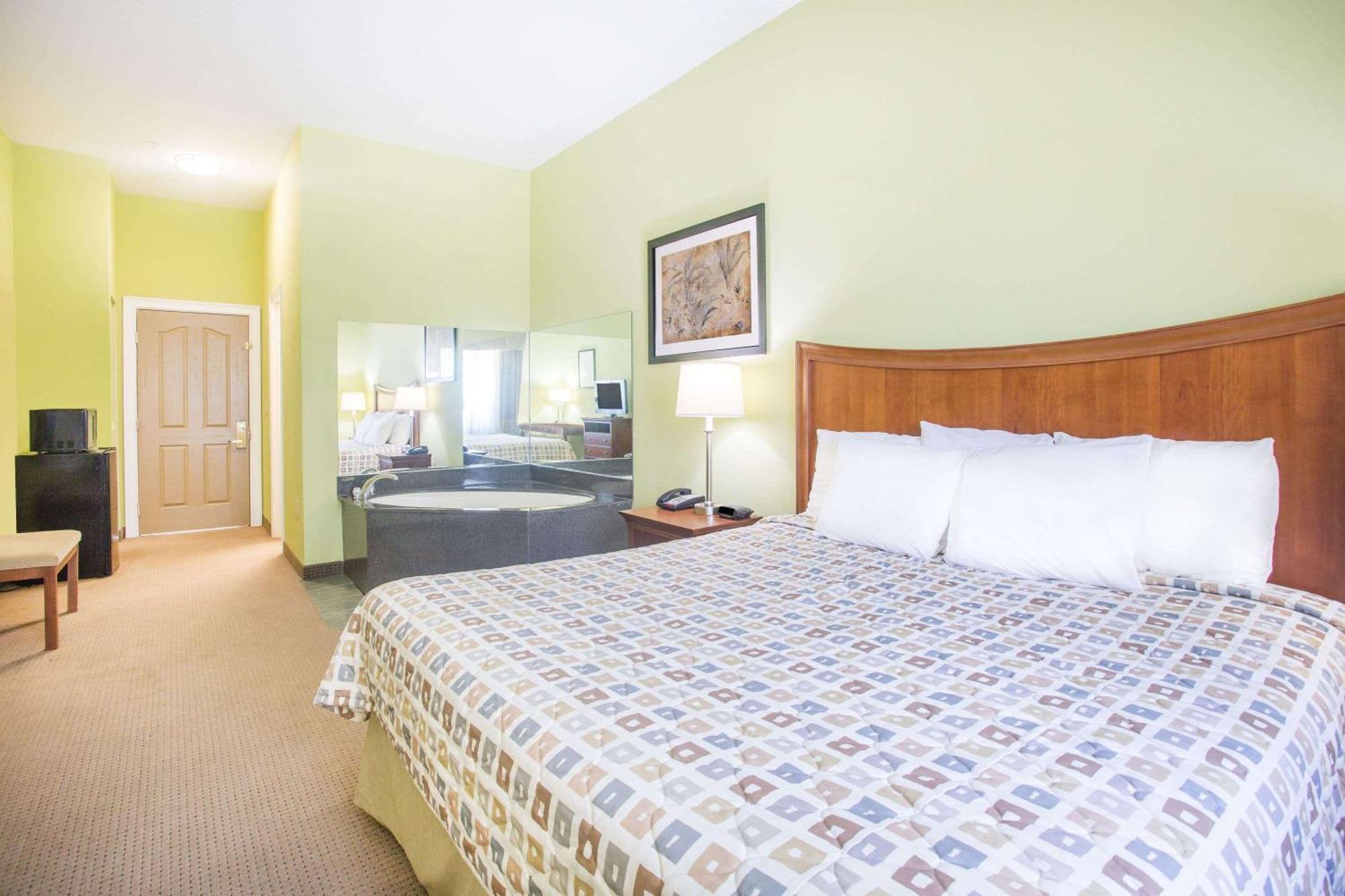 Days Inn & Suites By Wyndham Swainsboro Kültér fotó