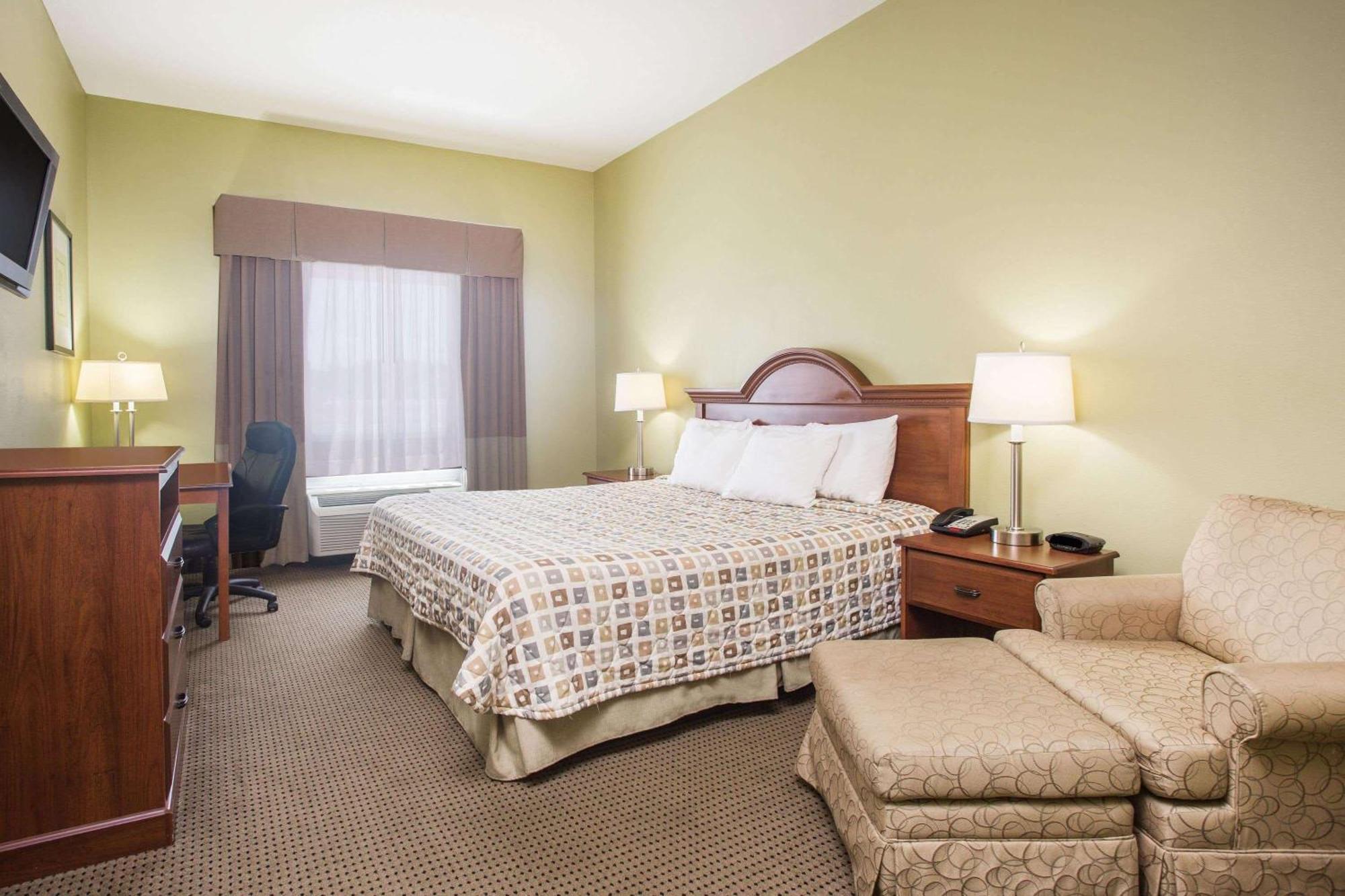 Days Inn & Suites By Wyndham Swainsboro Kültér fotó