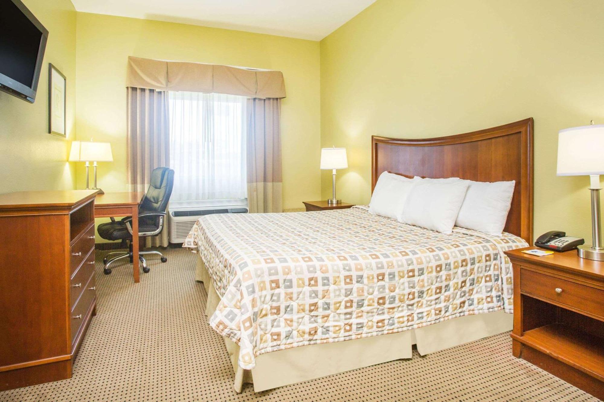 Days Inn & Suites By Wyndham Swainsboro Kültér fotó