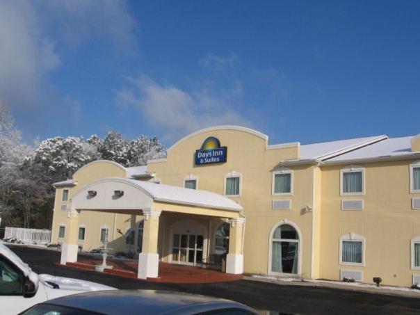 Days Inn & Suites By Wyndham Swainsboro Kültér fotó