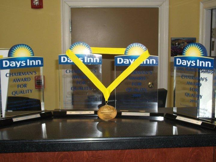 Days Inn & Suites By Wyndham Swainsboro Kültér fotó